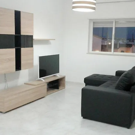 아파트 Apartment With 2 Bedrooms In Portimao With Wonderful City View Shared Pool Balcony 7 Km From The Beach *