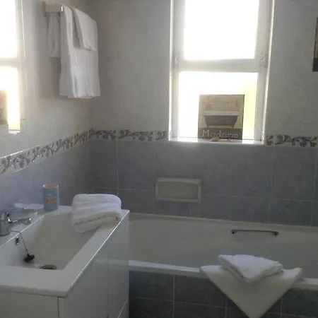 아파트 Apartment With 2 Bedrooms In Portimao With Wonderful City View Shared Pool Balcony 7 Km From The Beach 포티마오