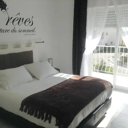 아파트 Apartment With 2 Bedrooms In Portimao With Wonderful City View Shared Pool Balcony 7 Km From The Beach 포티마오