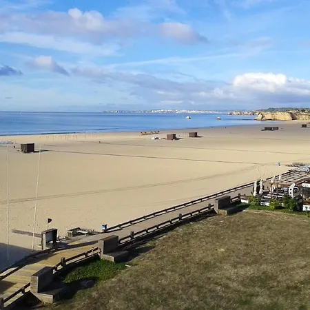 아파트 Apartment With 2 Bedrooms In Portimao With Wonderful City View Shared Pool Balcony 7 Km From The Beach